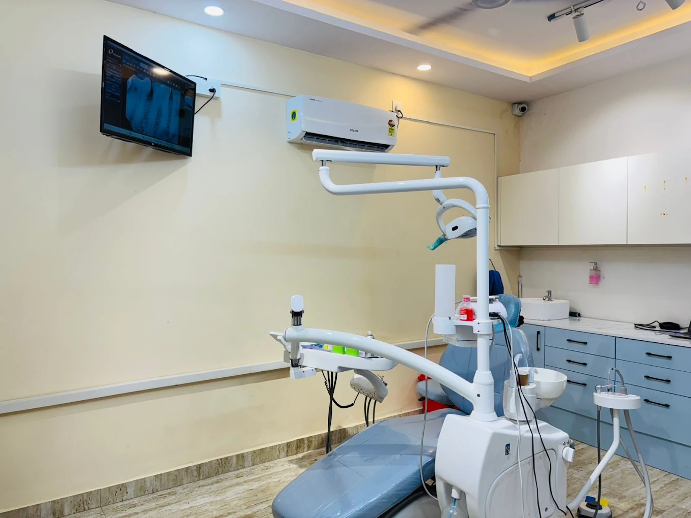 Modern dental chair unit